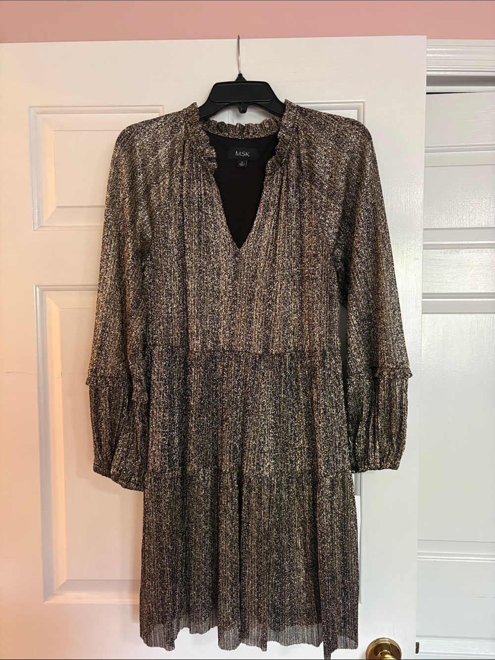 MSK Metallic Black and Gold Long Sleeve Tiered V-Neck Dress
